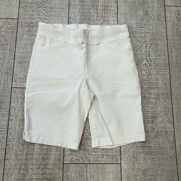 Christopher & Banks White Bermuda Shorts Classic Tailored Design - Picture 1 of 4